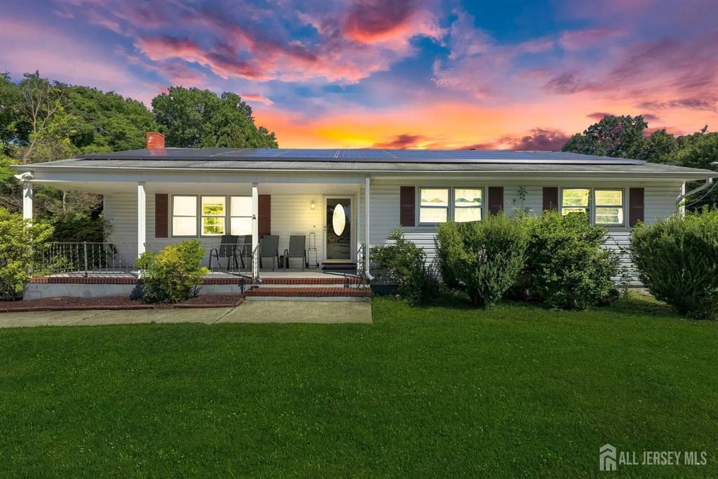 27 Milton Avenue, East Brunswick