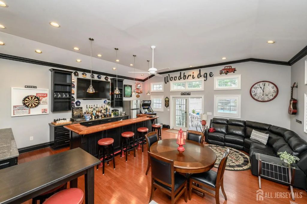 10 Crampton Avenue, Woodbridge Proper