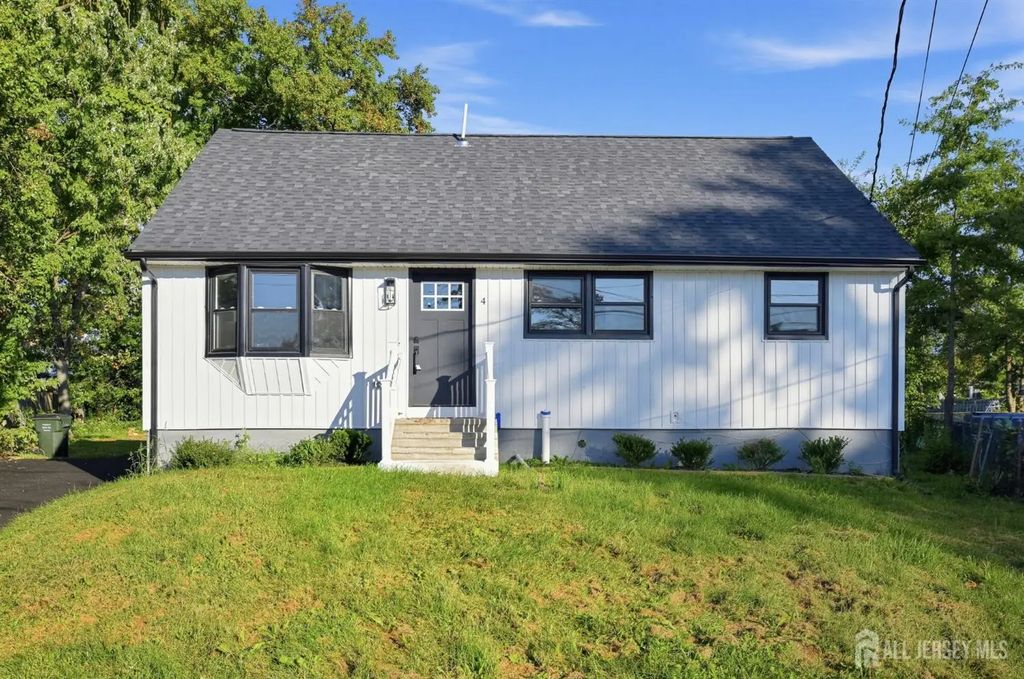 4 Universal Avenue, Iselin