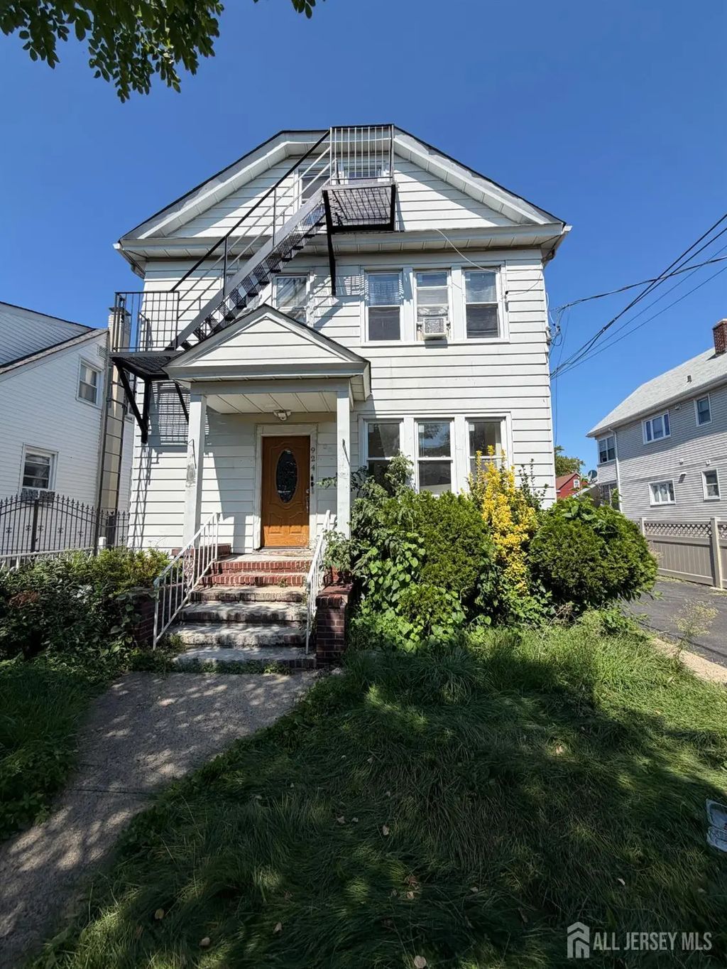 924 Monroe Avenue, Elizabeth