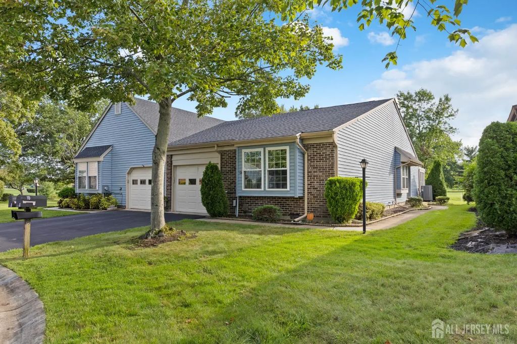 10 Thomas Paine Drive, Monroe
