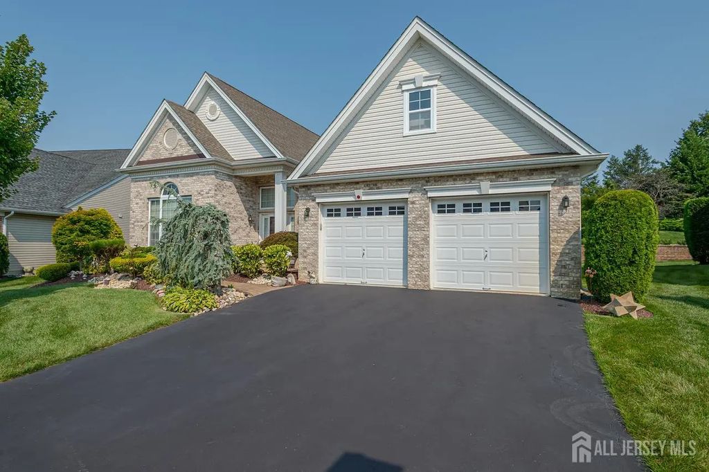 19 Troon Court, Monroe