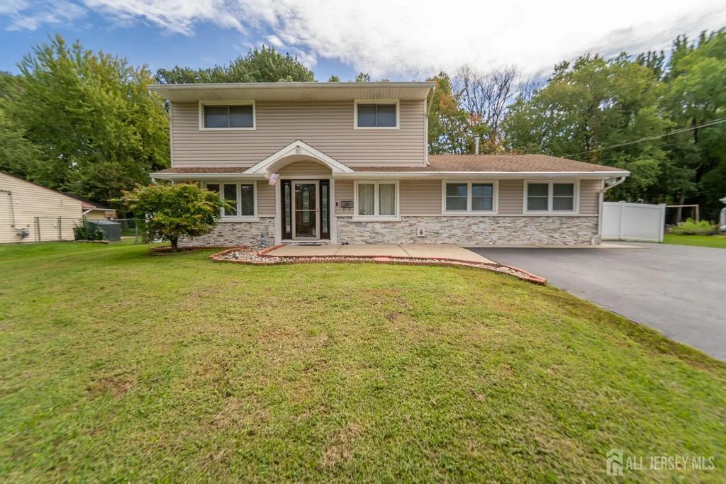 80 Stillwell Road, South Brunswick