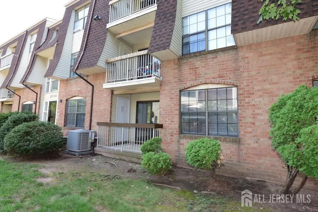 302 Hidden Village Drive, Perth Amboy