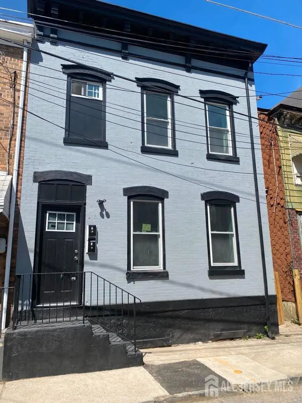 24 Sanford Street, Trenton