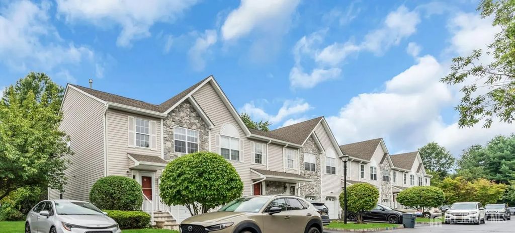 8 Edith Drive, Franklin Twsp