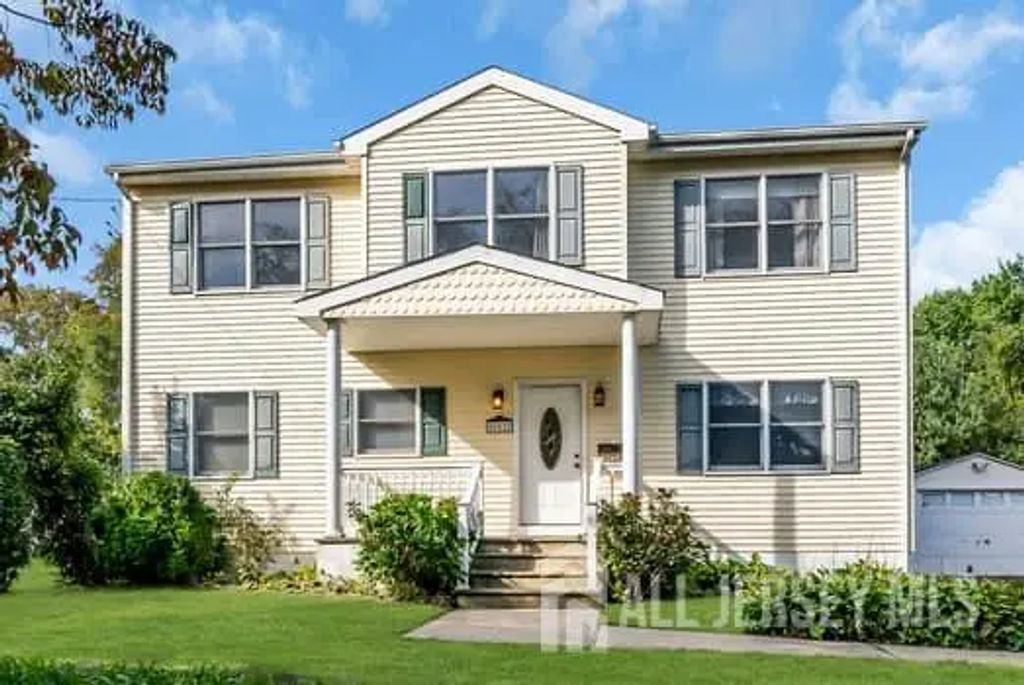 652 Brookside Drive, Middletown