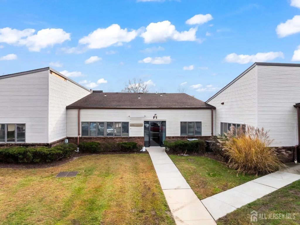 1 Brier Hill Court 1, East Brunswick