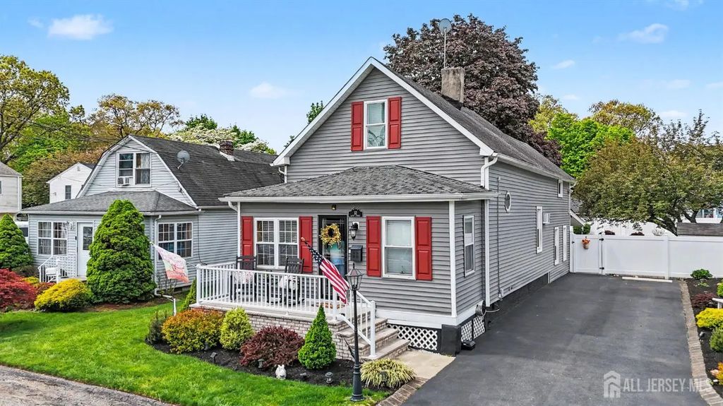 32 Lloyd Street, Edison