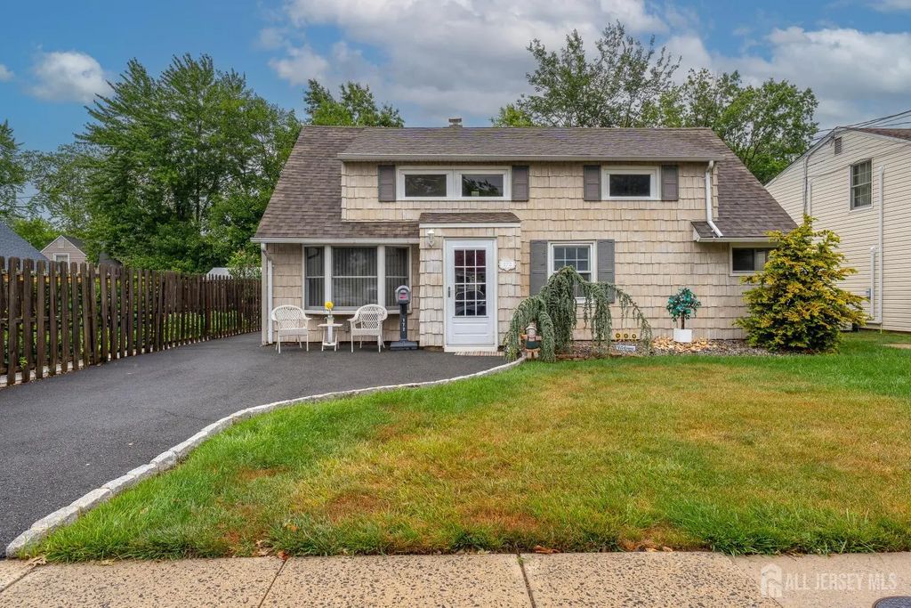 172 Elizabeth Avenue, Iselin