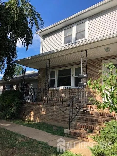 19 Jill Court, Edison