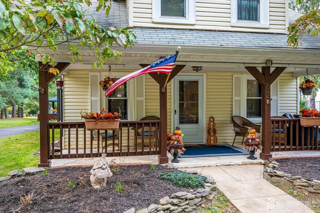 62 Taylors Mills Road, Manalapan