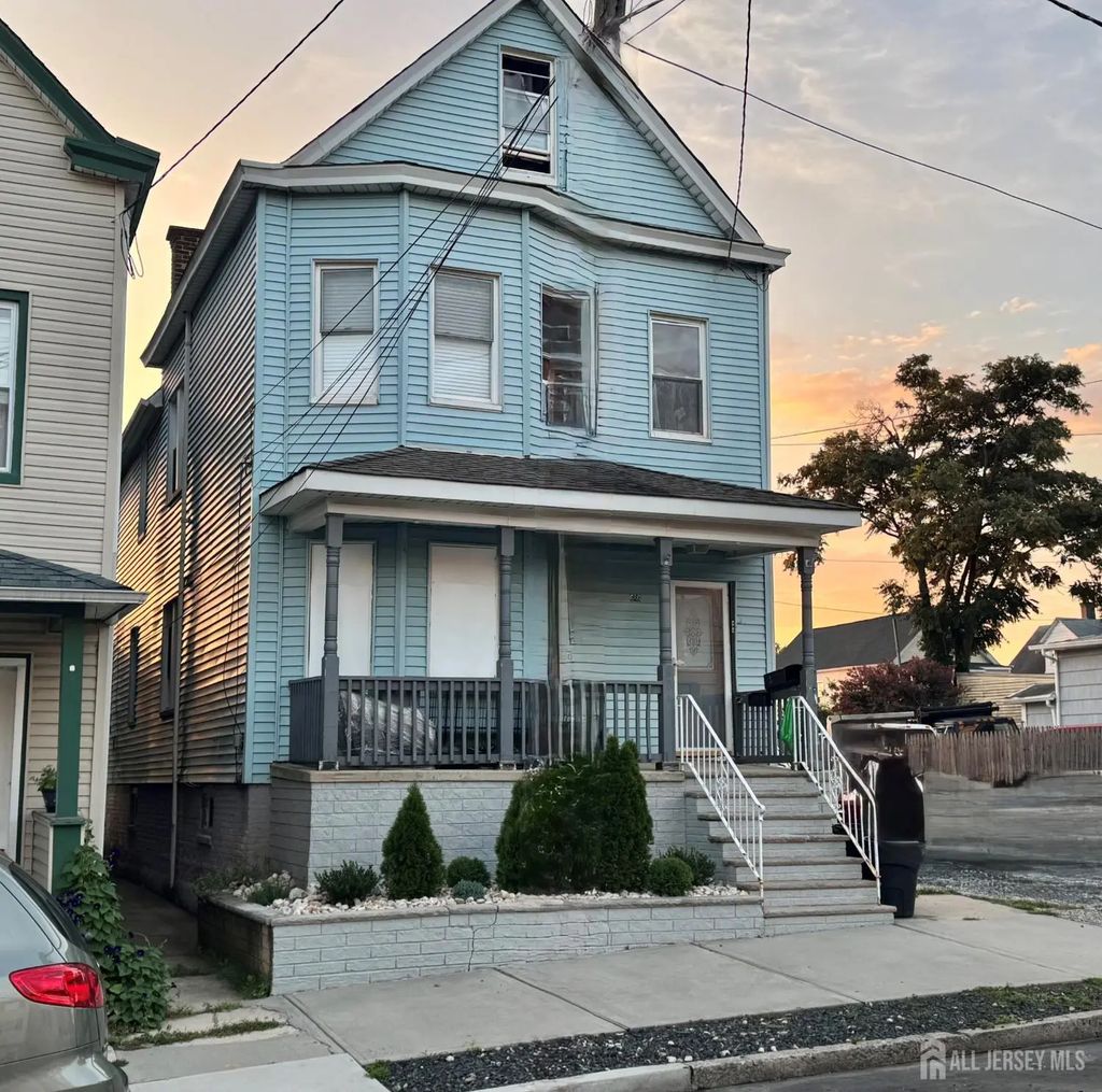 686 Charles Street, Perth Amboy