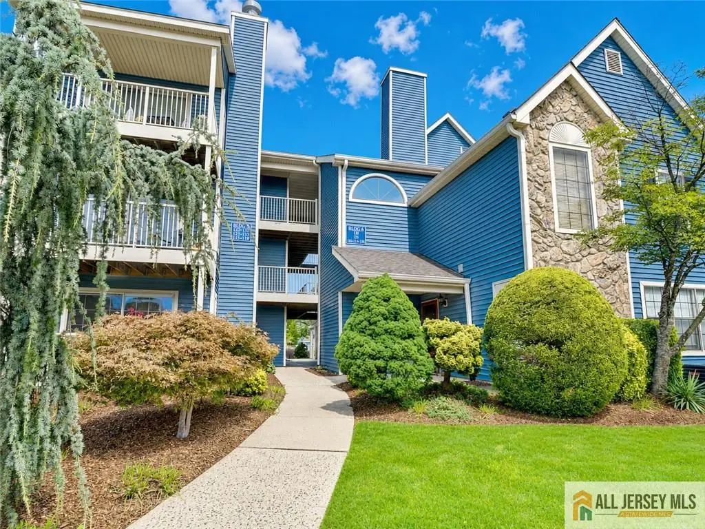 130 Longfield Court, East Brunswick