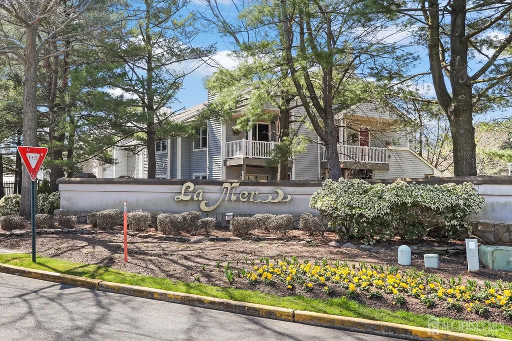 2202 Timber Ridge Court, Parlin