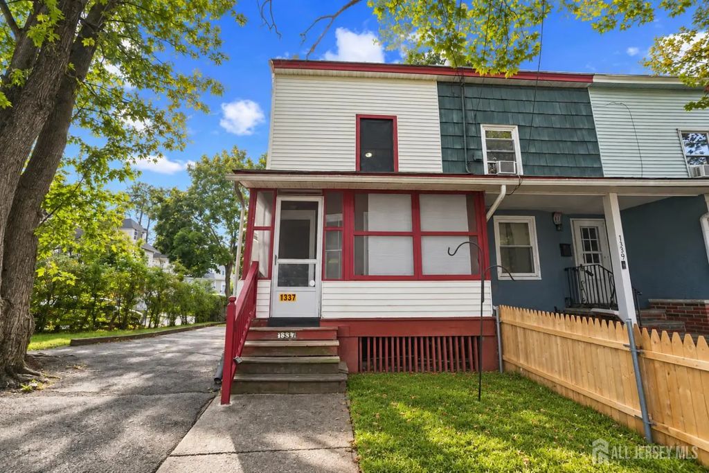 1337 S 2nd Street, Plainfield