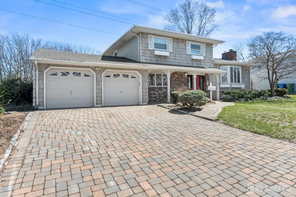 16 Wilmot Road, Sayreville