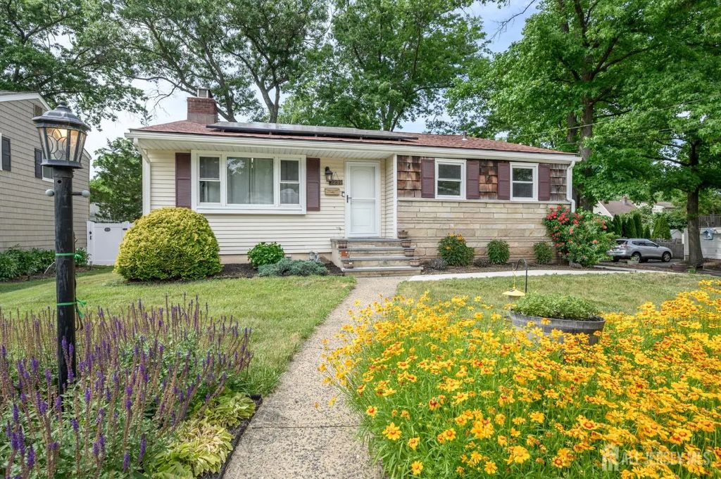 2239 Newark Avenue, Scotch Plains