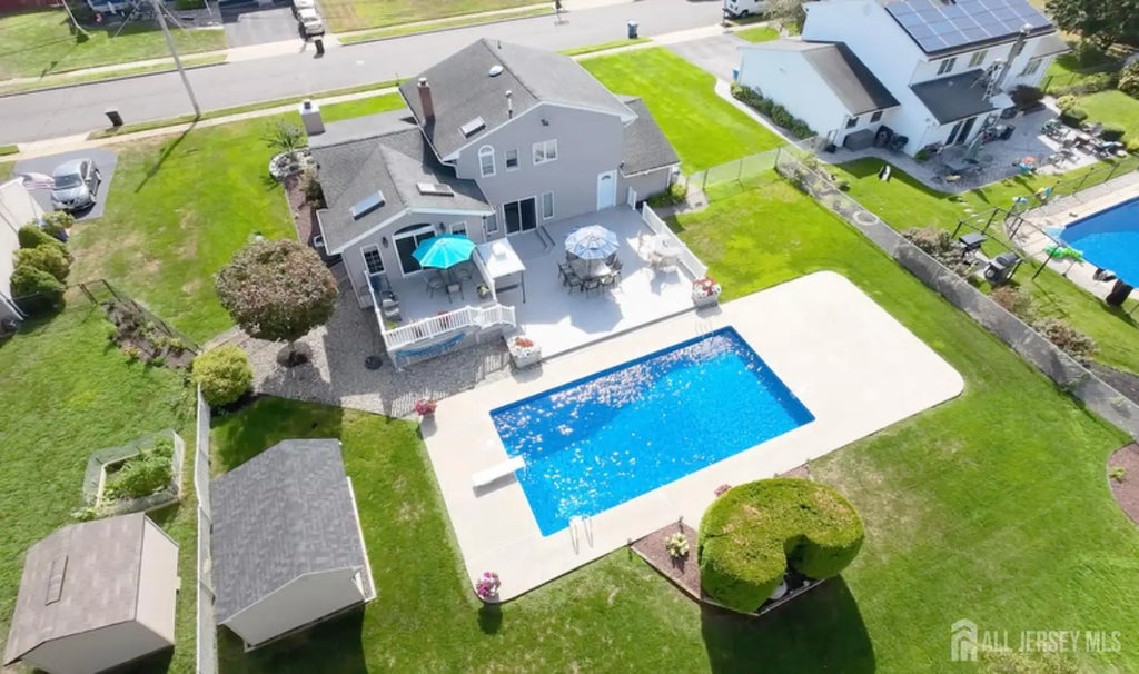 21 Shoshone Street, Old Bridge