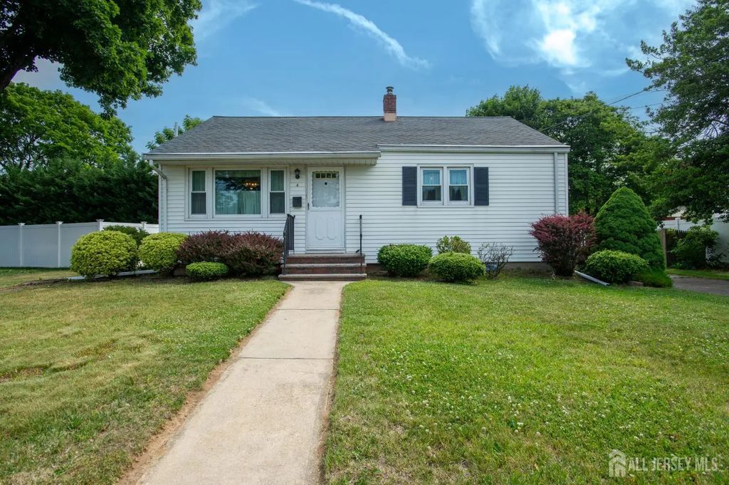 4 Madeline Avenue, East Brunswick