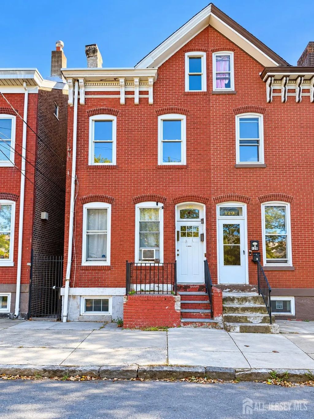 131 Tyler Street, Trenton
