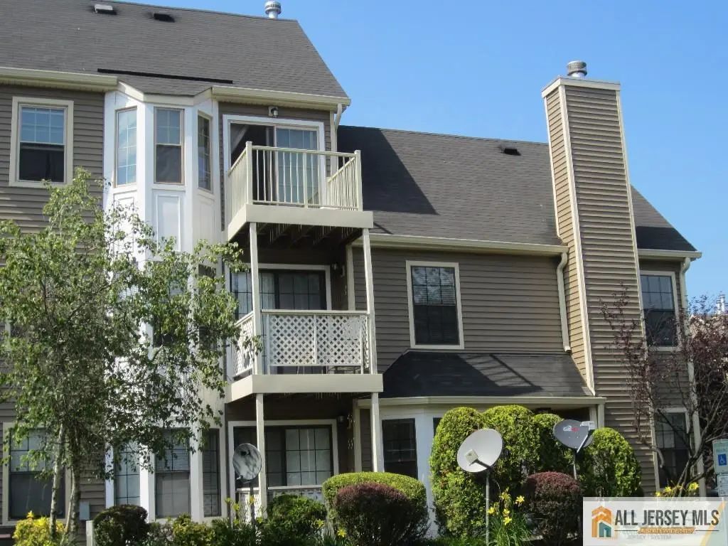 46 Lear Court, East Brunswick