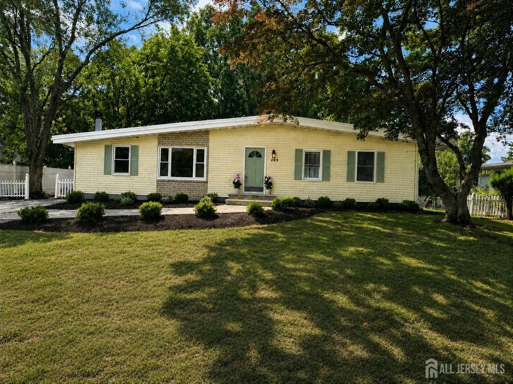 253 Parkview Terrace, Middletown