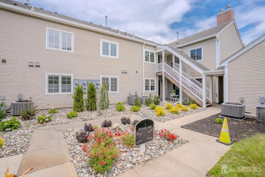 1 Rutland Lane, Monroe