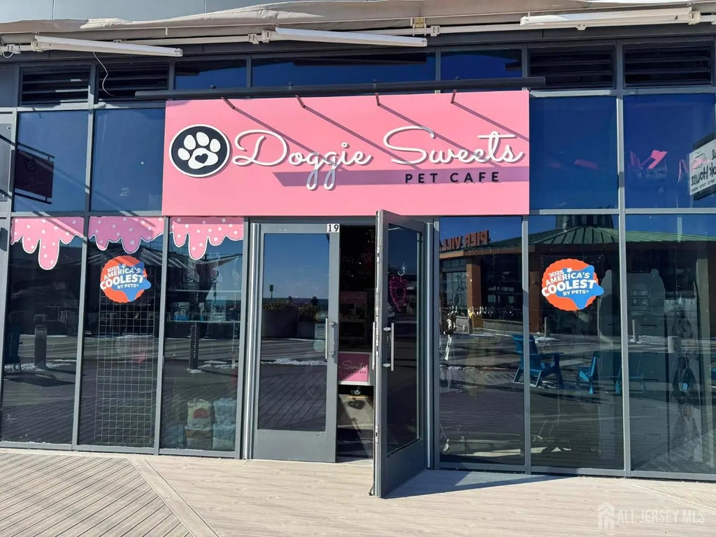 15 Morris Avenue, Long Branch