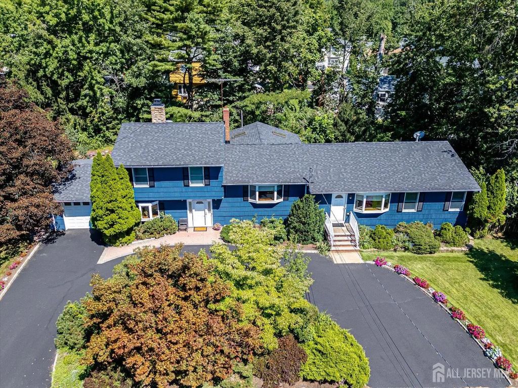 48 Frost Avenue, Edison