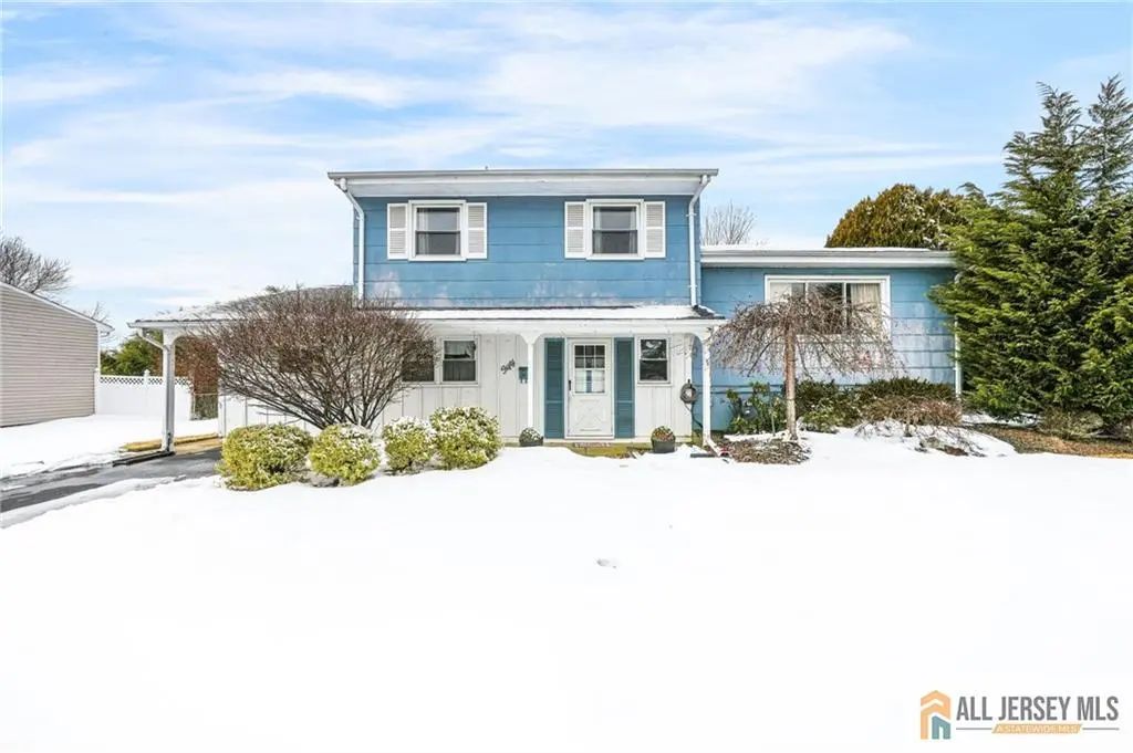 50 Creighton Circle, Old Bridge