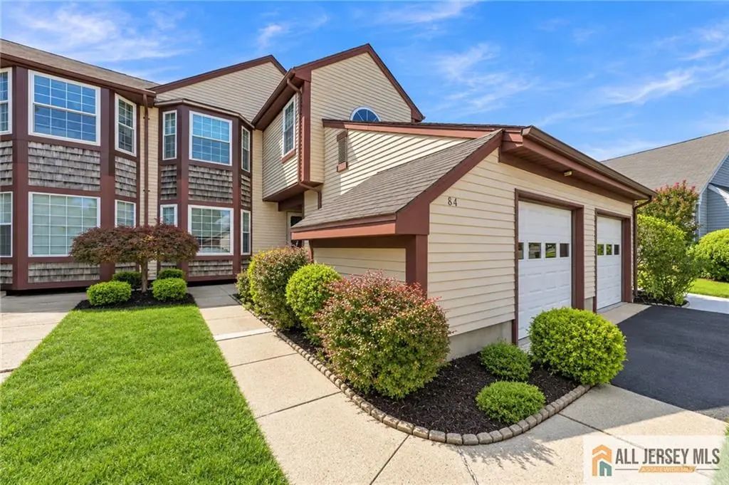 8 Rothwell Drive, Monroe