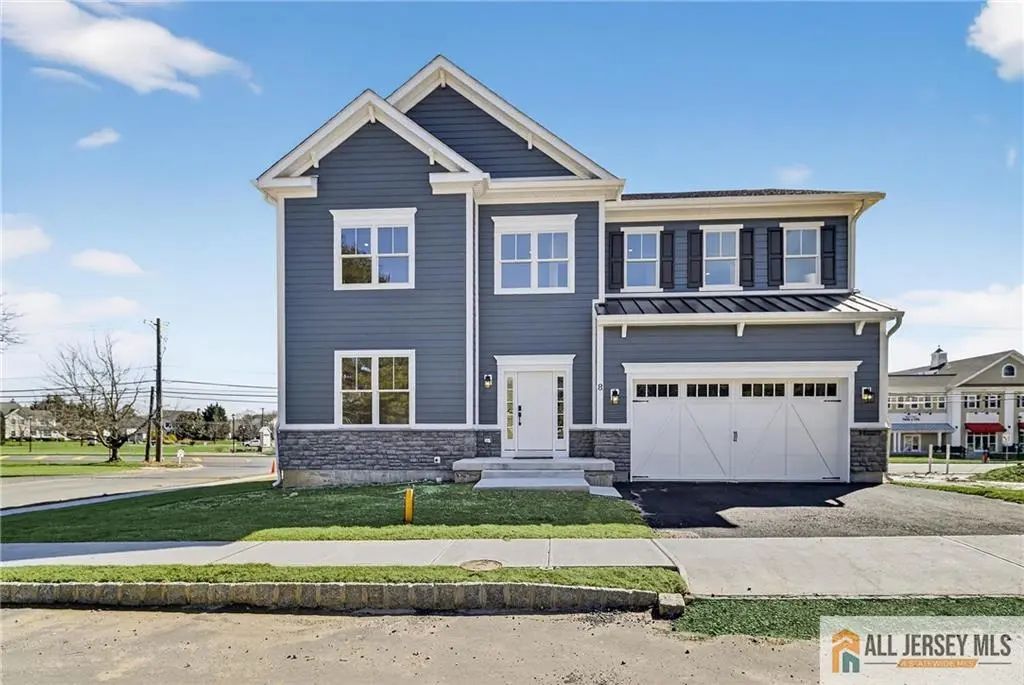 8 Arthur Lane, Cranbury