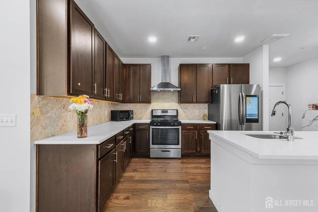 724 Lorhan Drive, Piscataway
