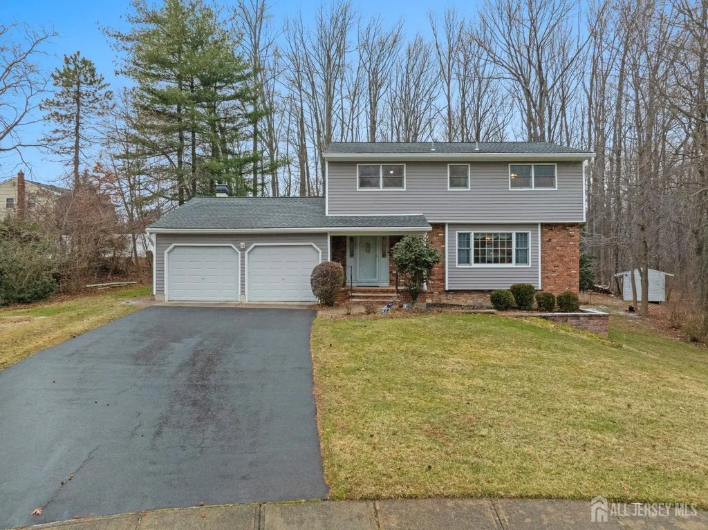 17 Brookside Court, East Brunswick