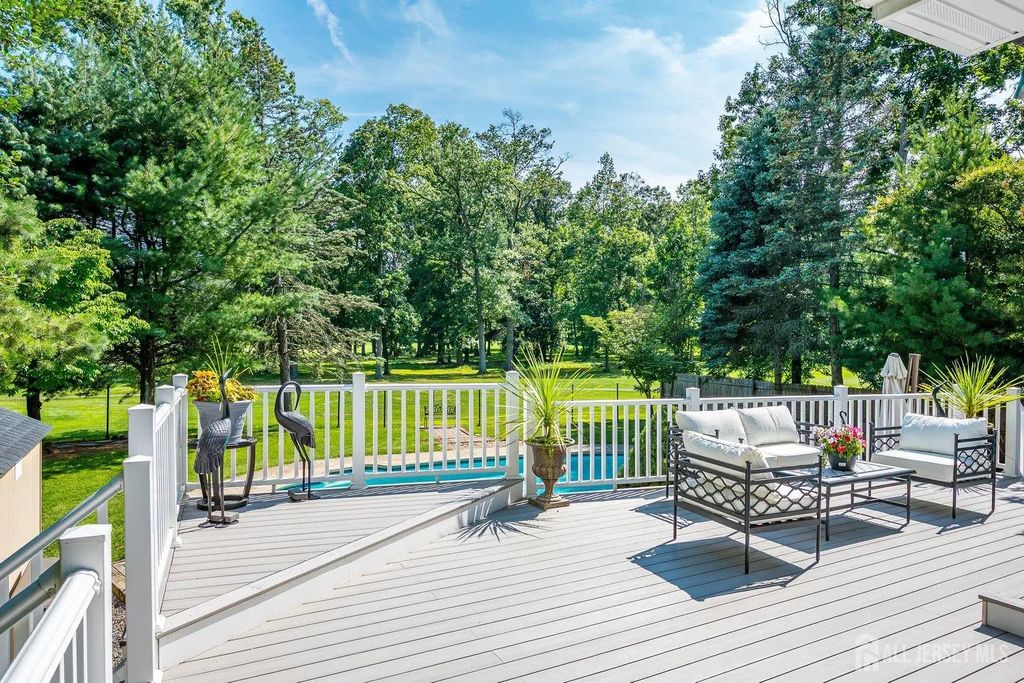 41 W Calvert Avenue, Edison