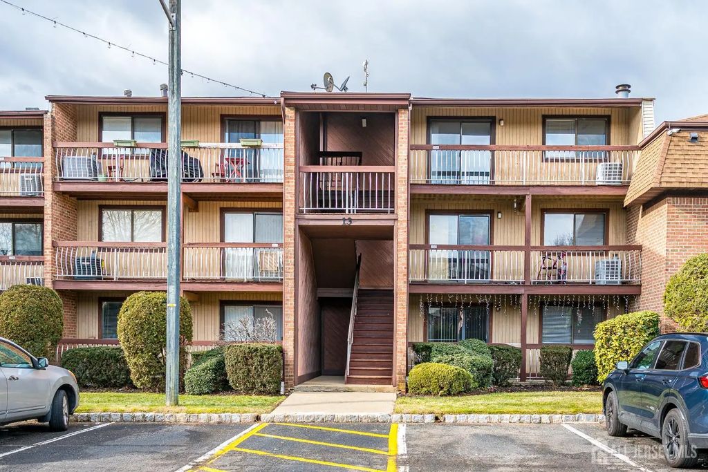 1314 Edison Glen Terrace, Edison