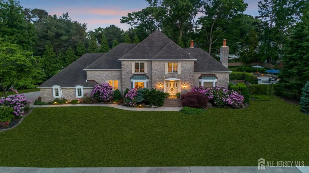 615 Winding River Road, Brick