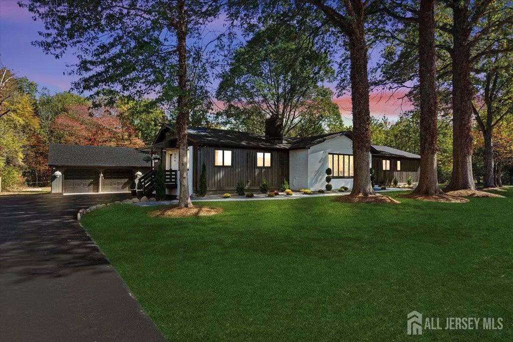 309 Gordon Road, Trenton