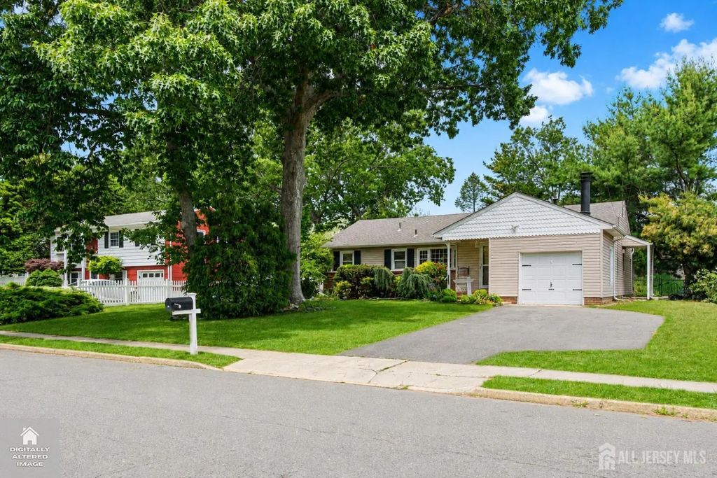 90 Oak Hill Drive, Toms River