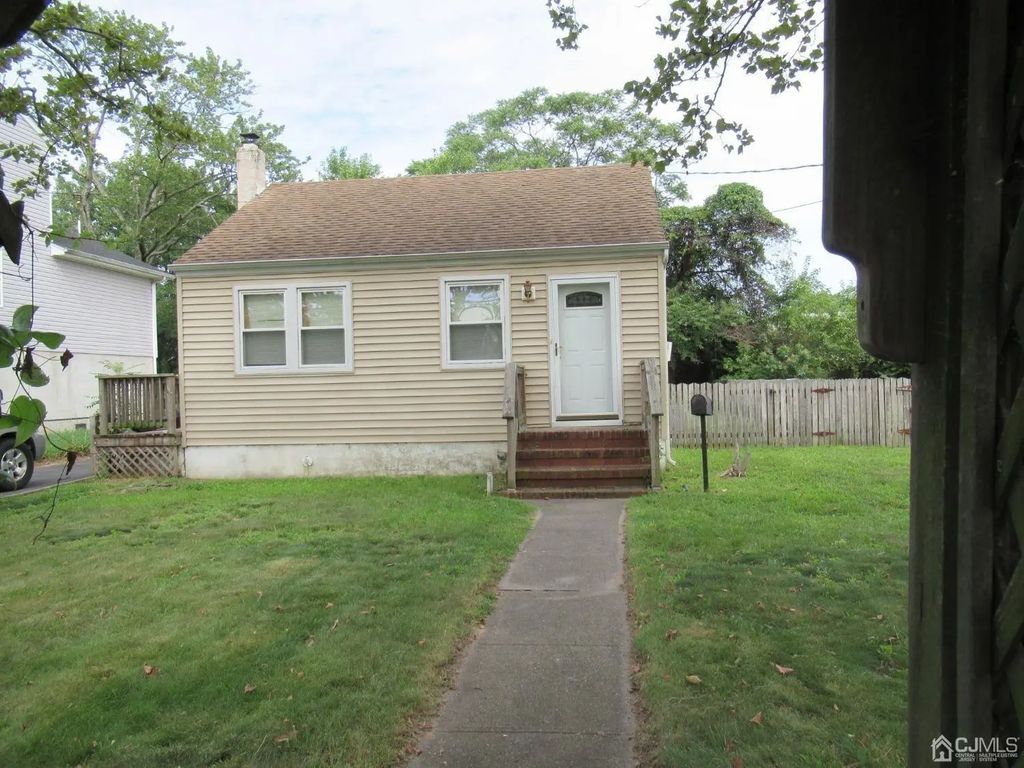 68 Macarthur Avenue, Sayreville