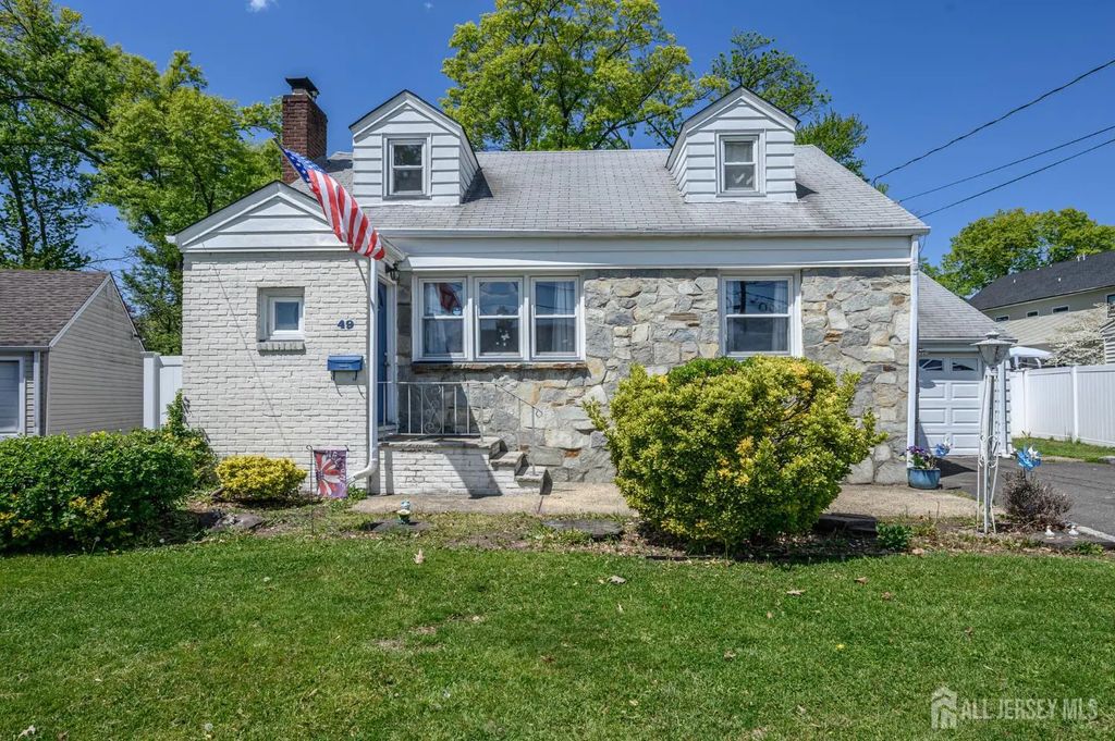 49 Colonial Drive, Clark