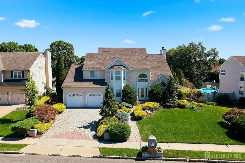 41 High Pointe Way, Old Bridge