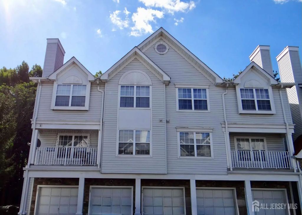129 Prestwick Way, Edison