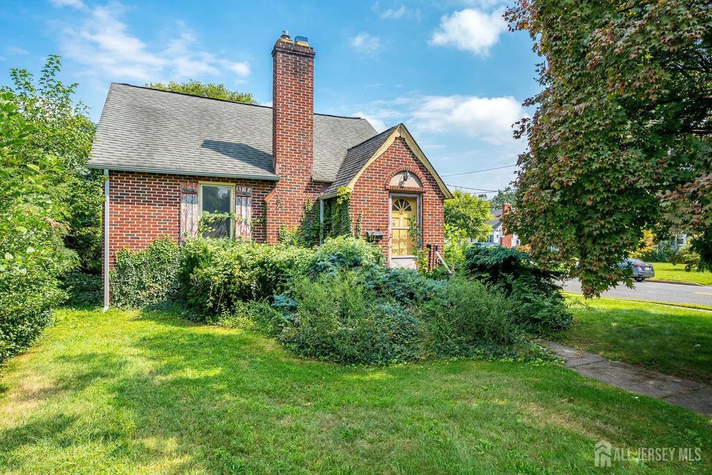 462 Union Avenue, Middlesex