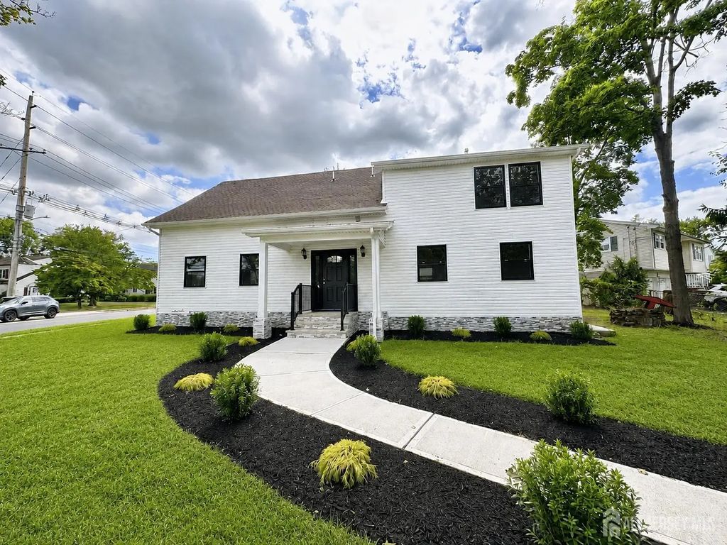 77 Green Brook Road, Middlesex