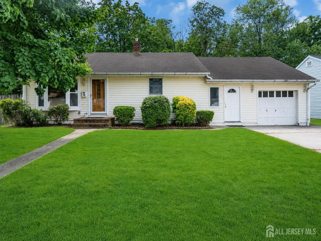13 Burnham Road, East Brunswick