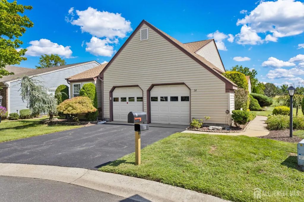 14 Thomas Paine Drive, Monroe