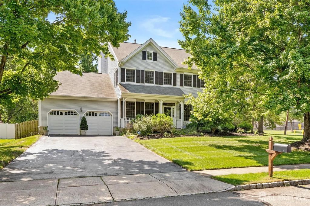 2 Foxhill Run, South Brunswick