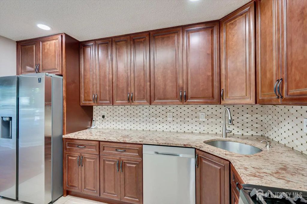 73 Goodwin Drive, North Brunswick